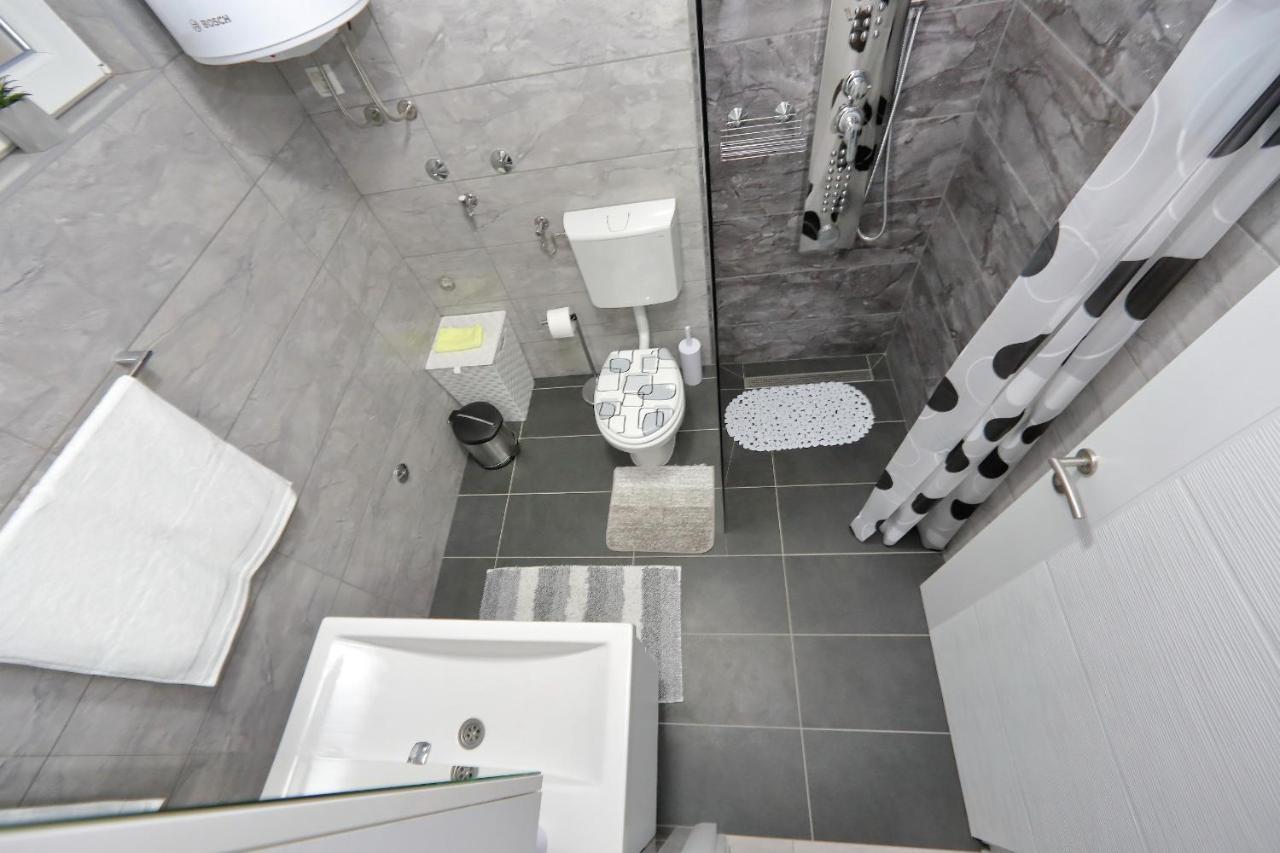 Apartments Nikic Bibinje Exterior photo