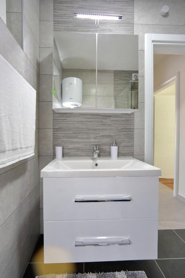 Apartments Nikic Bibinje Exterior photo